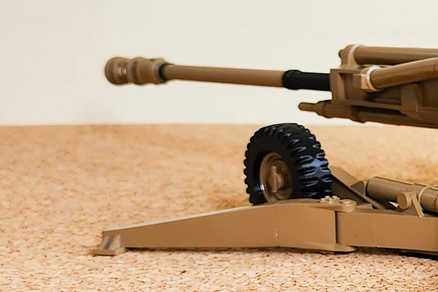 large norinco AH4 howitzer model