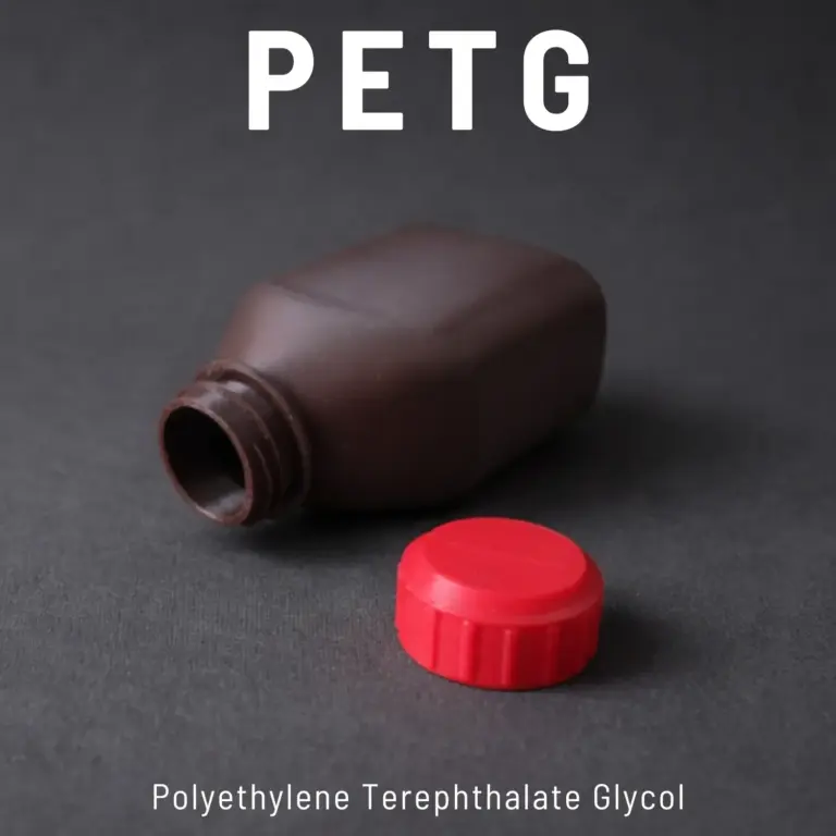 زجاجة PETG بنية مطبوعة ثلاثي الأبعاد مع غطاء أحمر - نماذج تعبئة وتغليف الإمارات